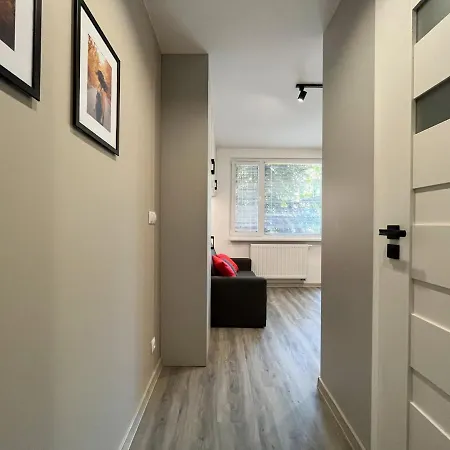 Batorego 16 Red Prywatne Mieszkanie 300m Od Metro Pole Mokotowskie I Sgh Samodzielne Zameldowanie! Self Check-in System! *