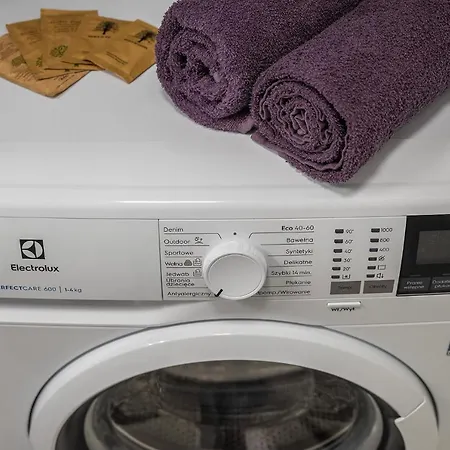 Apartmán Batorego 16 Red Prywatne Mieszkanie 300m Od Metro Pole Mokotowskie I Sgh Samodzielne Zameldowanie! Self Check-in System! Varšava