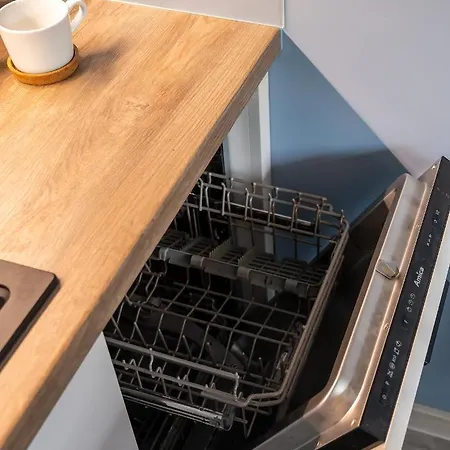 Batorego 16 Red Prywatne Mieszkanie 300m Od Metro Pole Mokotowskie I Sgh Samodzielne Zameldowanie! Self Check-in System!