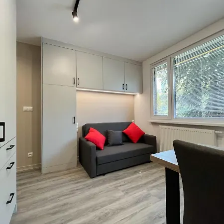 Batorego 16 Red Prywatne Mieszkanie 300m Od Metro Pole Mokotowskie I Sgh Samodzielne Zameldowanie! Self Check-in System! Apartmán *