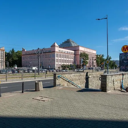 Batorego 16 Red Prywatne Mieszkanie 300m Od Metro Pole Mokotowskie I Sgh Samodzielne Zameldowanie! Self Check-in System! Apartamento Varsovia