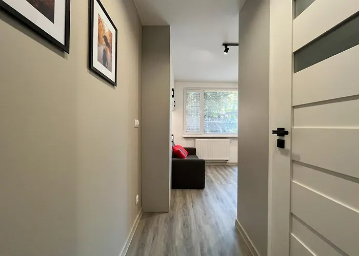 Batorego 16 Red Prywatne Mieszkanie 300m Od Metro Pole Mokotowskie I Sgh Samodzielne Zameldowanie! Self Check-in System! *