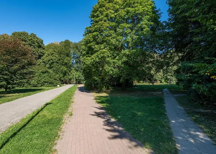 Batorego 16 Red Prywatne Mieszkanie 300m Od Metro Pole Mokotowskie I Sgh Samodzielne Zameldowanie! Self Check-in System! דירה ורשה