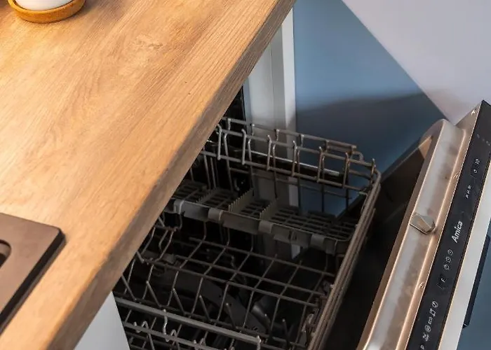 Batorego 16 Red Prywatne Mieszkanie 300m Od Metro Pole Mokotowskie I Sgh Samodzielne Zameldowanie! Self Check-in System!