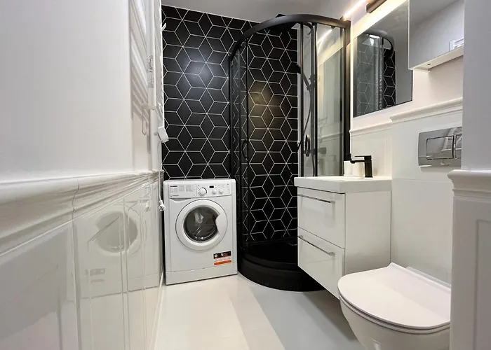 Batorego 16 Red Prywatne Mieszkanie 300m Od Metro Pole Mokotowskie I Sgh Samodzielne Zameldowanie! Self Check-in System! דירה